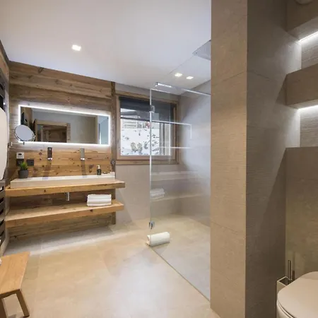 Apartment Chalet St. Anton: Discover Alpine Splendor *